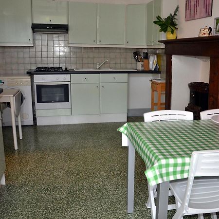 Chez Madeleine Bed & Breakfast Saint-Colomb-de-Lauzun Dış mekan fotoğraf