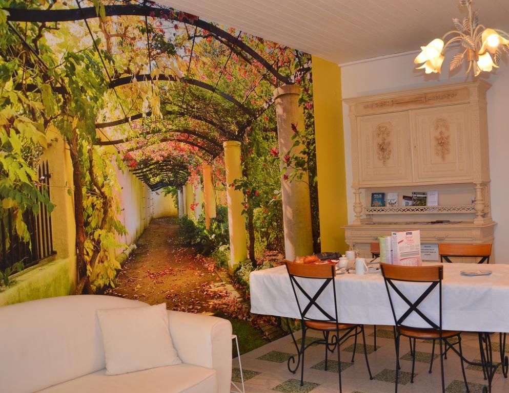 Chez Madeleine Bed & Breakfast Saint-Colomb-de-Lauzun Dış mekan fotoğraf
