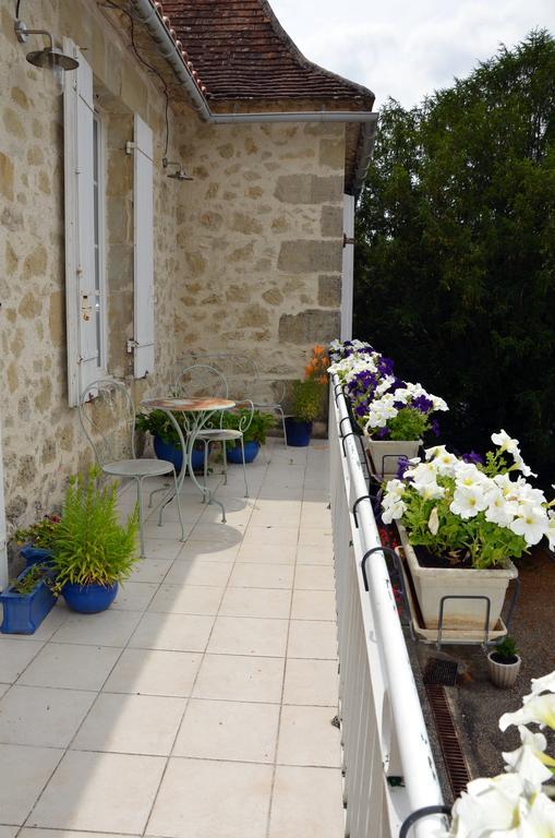Chez Madeleine Bed & Breakfast Saint-Colomb-de-Lauzun Dış mekan fotoğraf