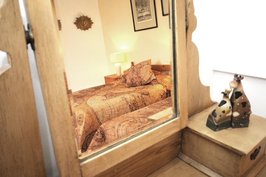 Chez Madeleine Bed & Breakfast Saint-Colomb-de-Lauzun Oda fotoğraf