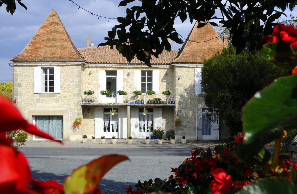 Chez Madeleine Bed & Breakfast Saint-Colomb-de-Lauzun Dış mekan fotoğraf